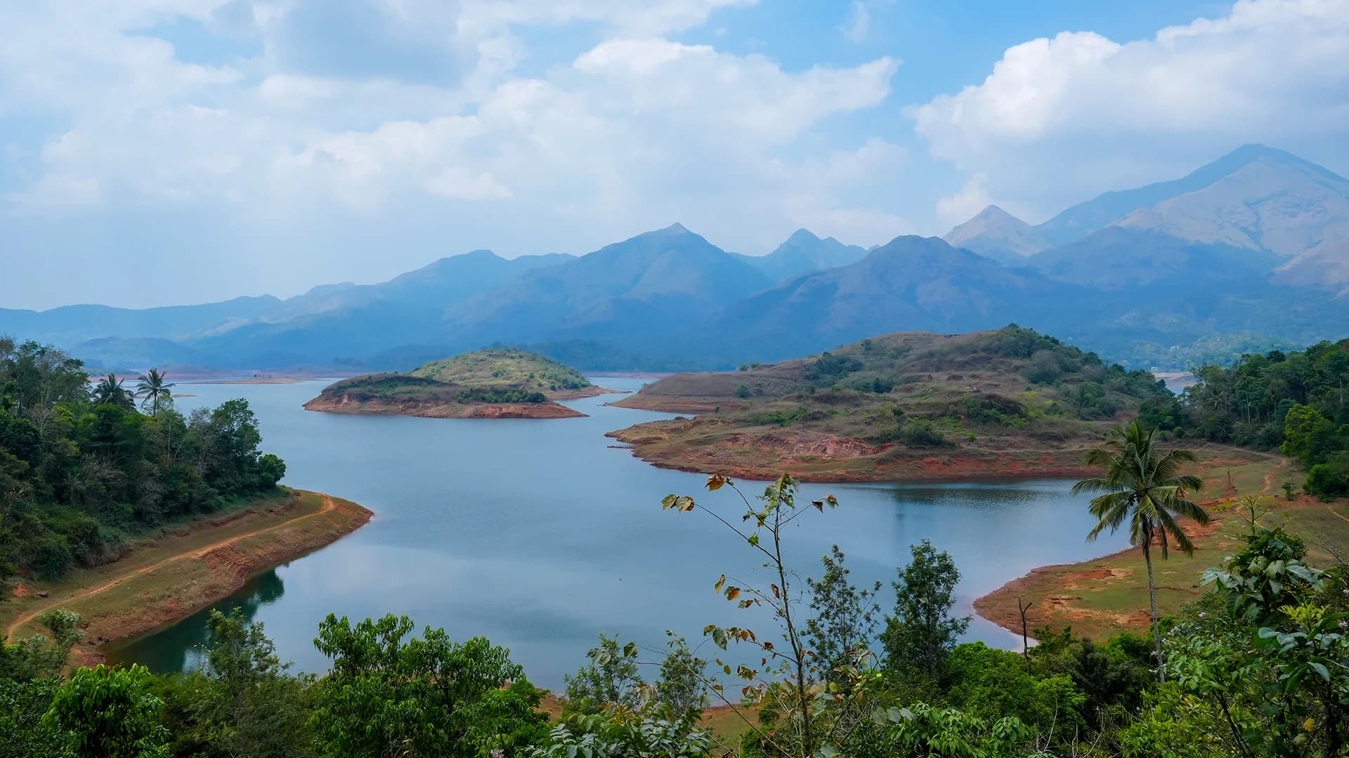 Banasura Sagar Dam and surrounding hills